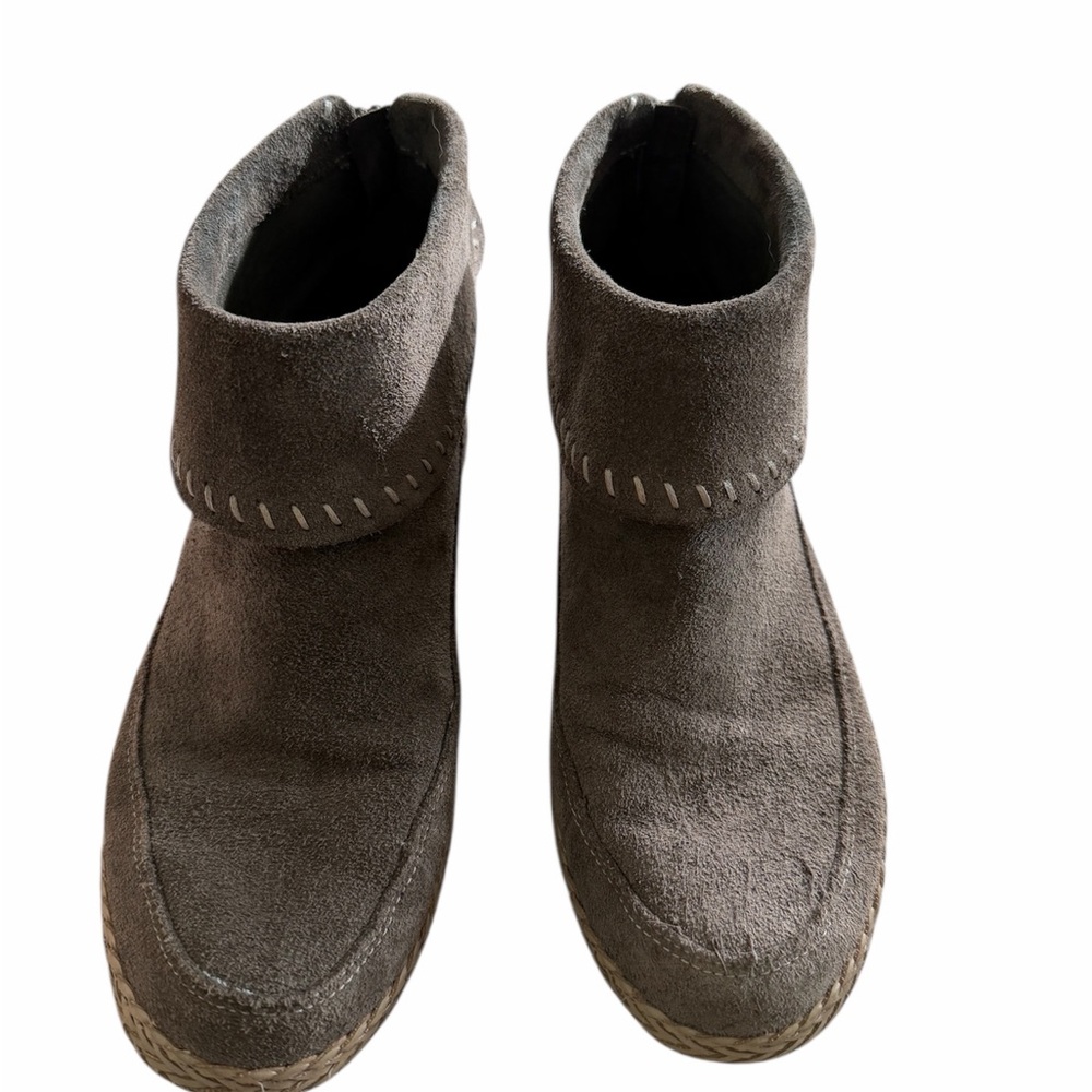 UGG Women's Varney Ankle Suede Booties